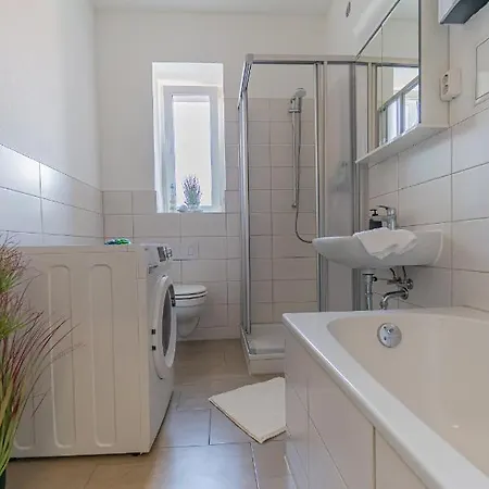 Ostseeapartment_80m2_3xschlafzimmer_2xparkplatz_netflix_waschtrockner Apartment Cottbus